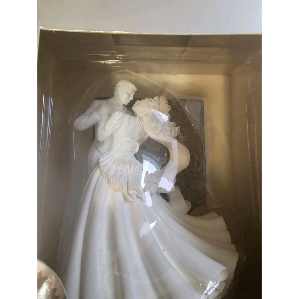 Wilton Bianca Wedding Couple Cake Topper 5" Resin Figurine New